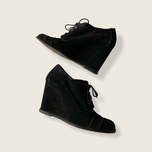 Vince Camuto Suede Lace Up Wedge Booties - 9